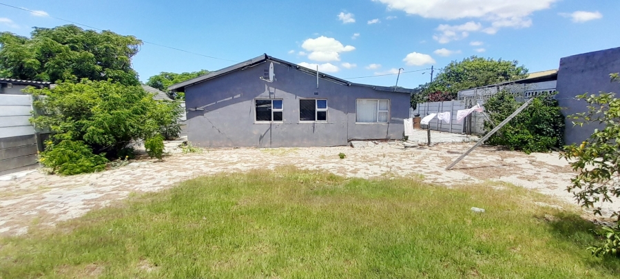 4 Bedroom Property for Sale in Elsies River Western Cape